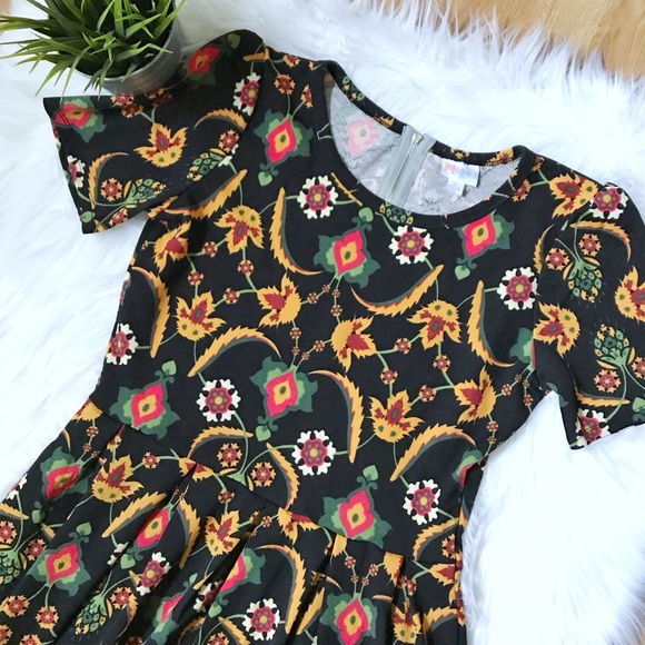 LuLaRoe Dresses & Skirts - LulaRoe Amelia Floral Dress
